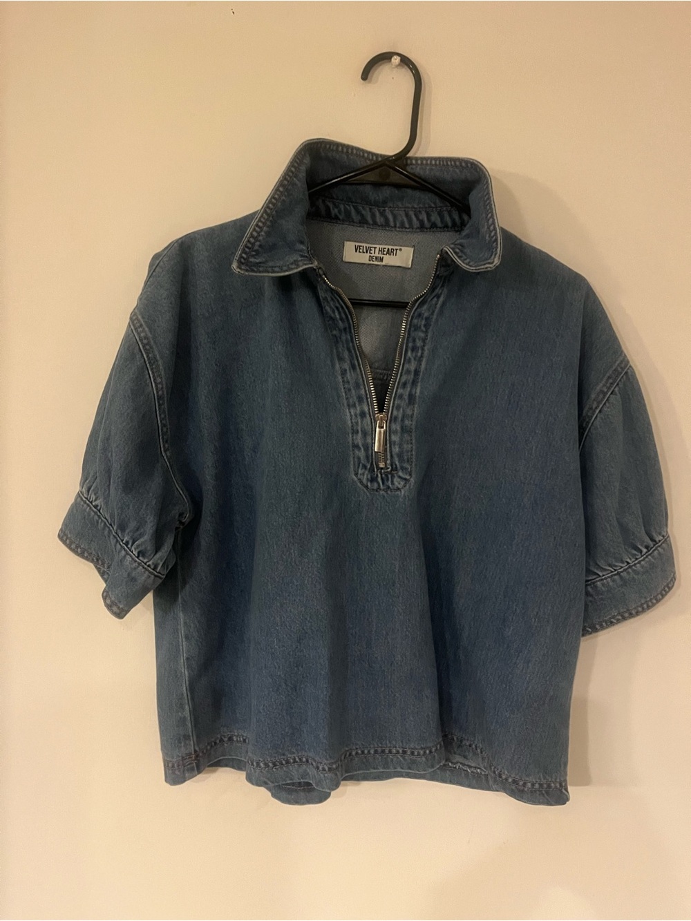 Woman’s Short-Sleeve Denim Zip-Front Shirt - Blue - Picture 3 of 4